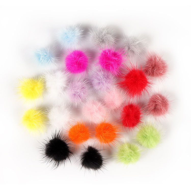 24 stykker Nail Pom Fluffy Ball